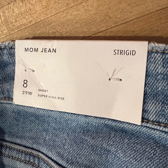 NWT American Eagle cropped MOM jeans. - Picture 5 of 5